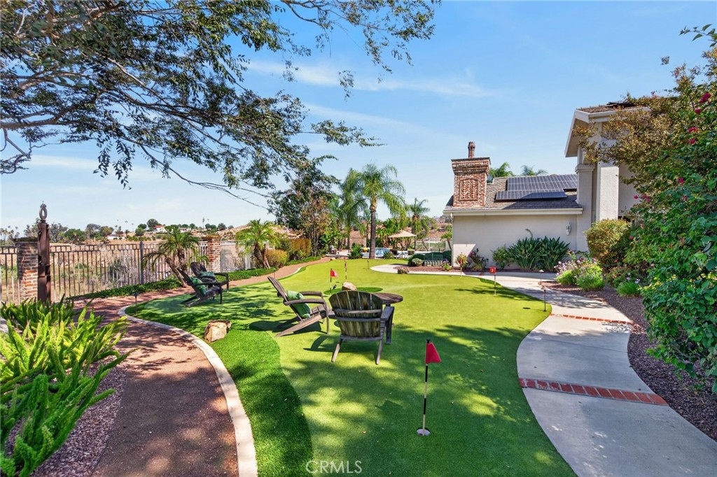 6872 Chartwell