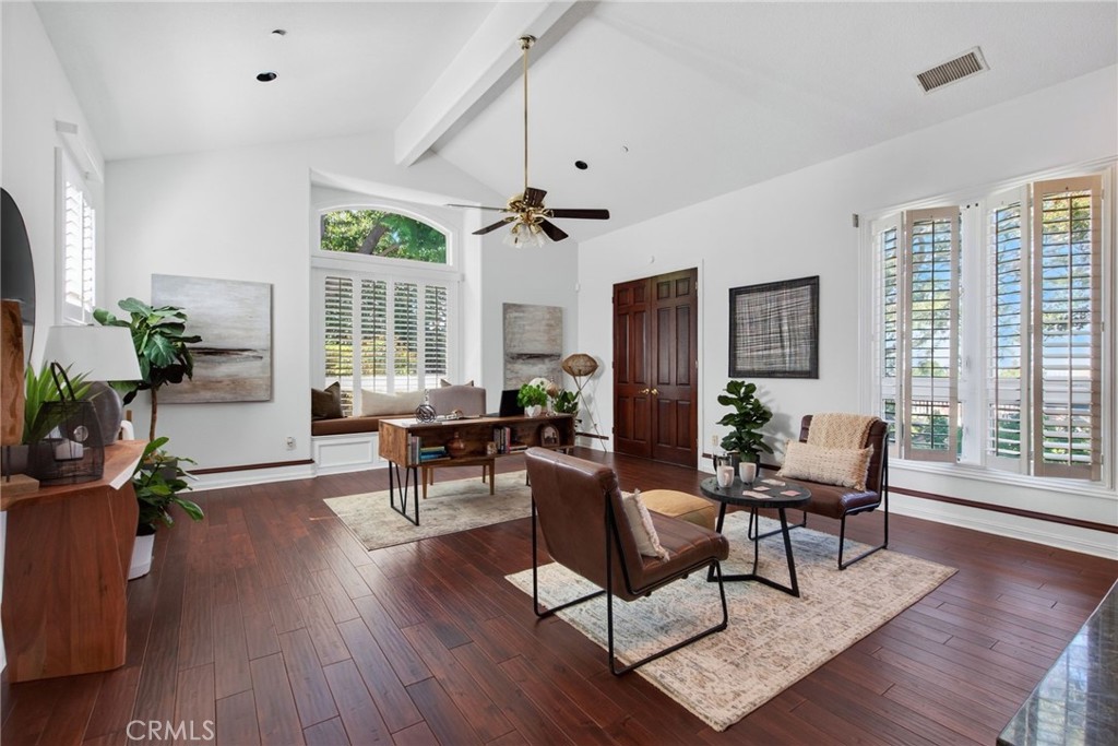 6872 Chartwell