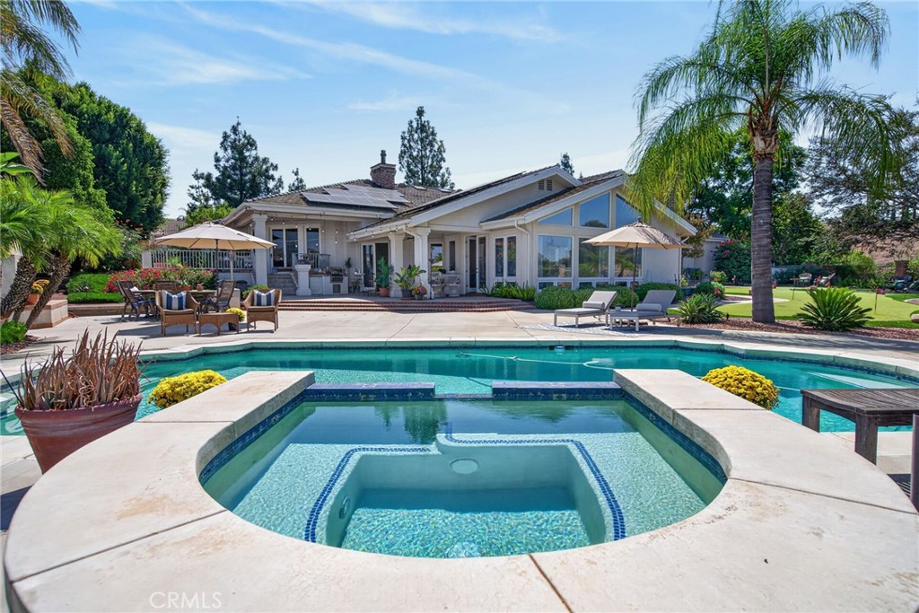 6872 Chartwell