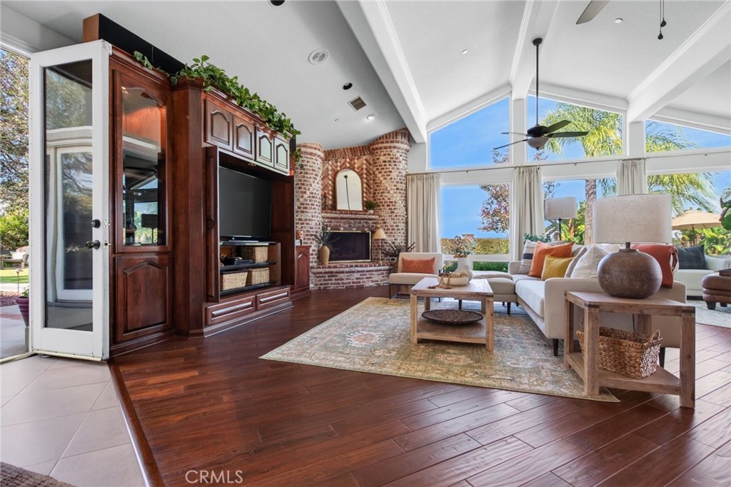 6872 Chartwell