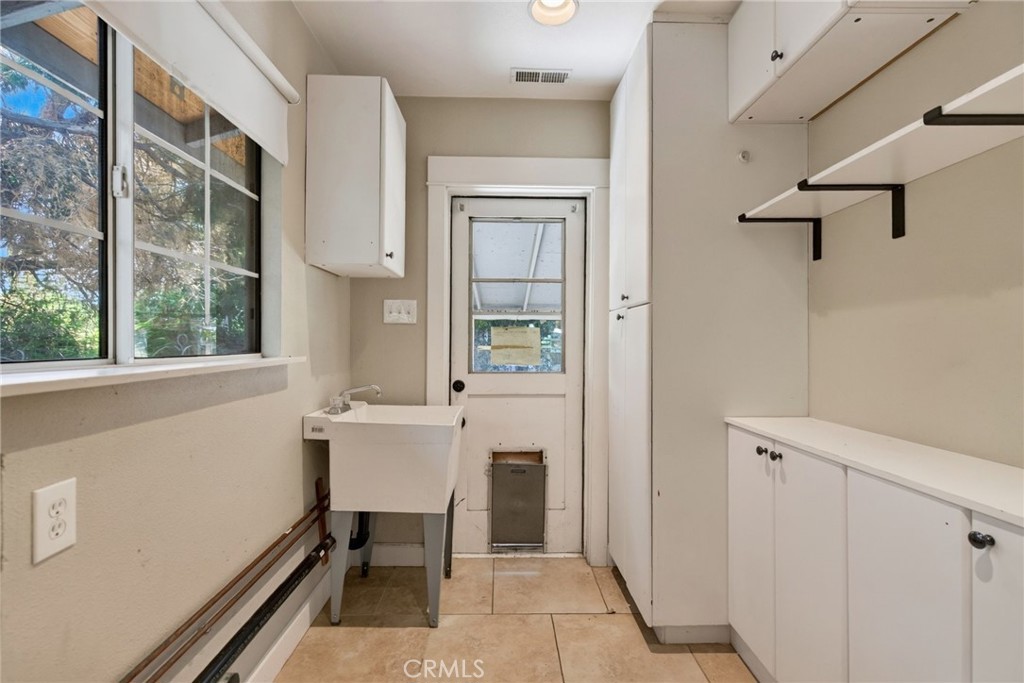 4290 Highland