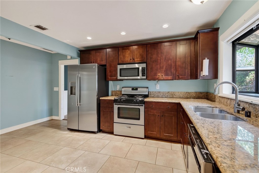 4290 Highland
