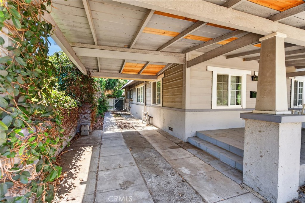 4290 Highland