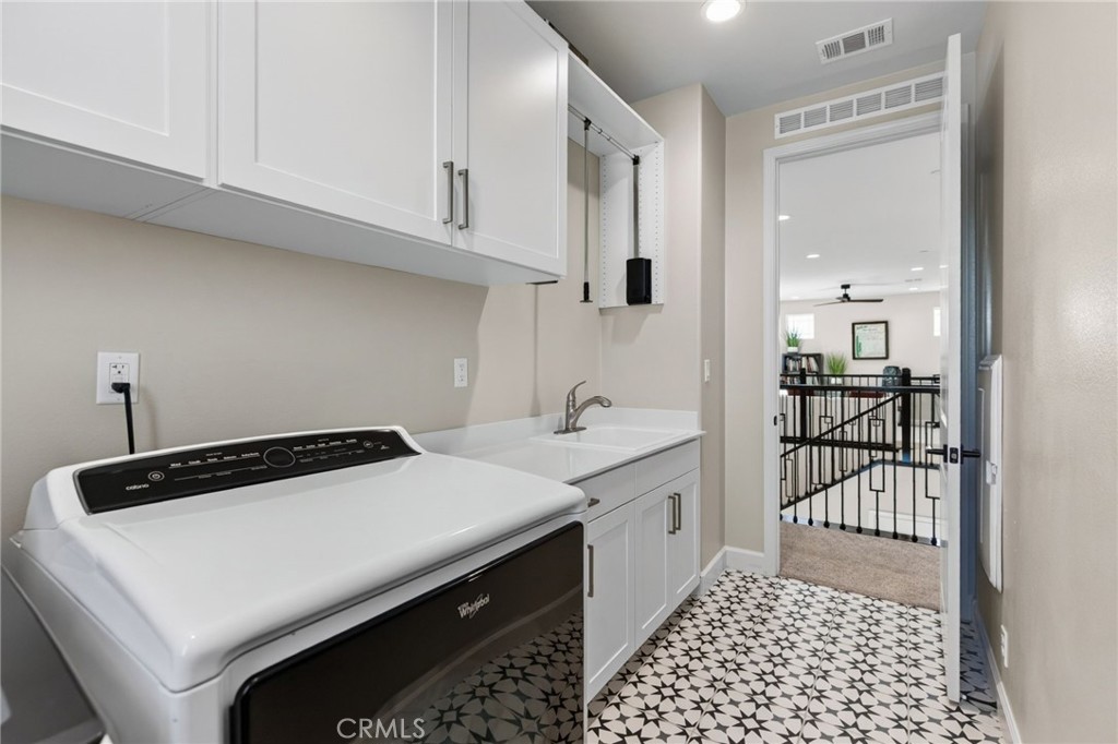1055 Vista Court