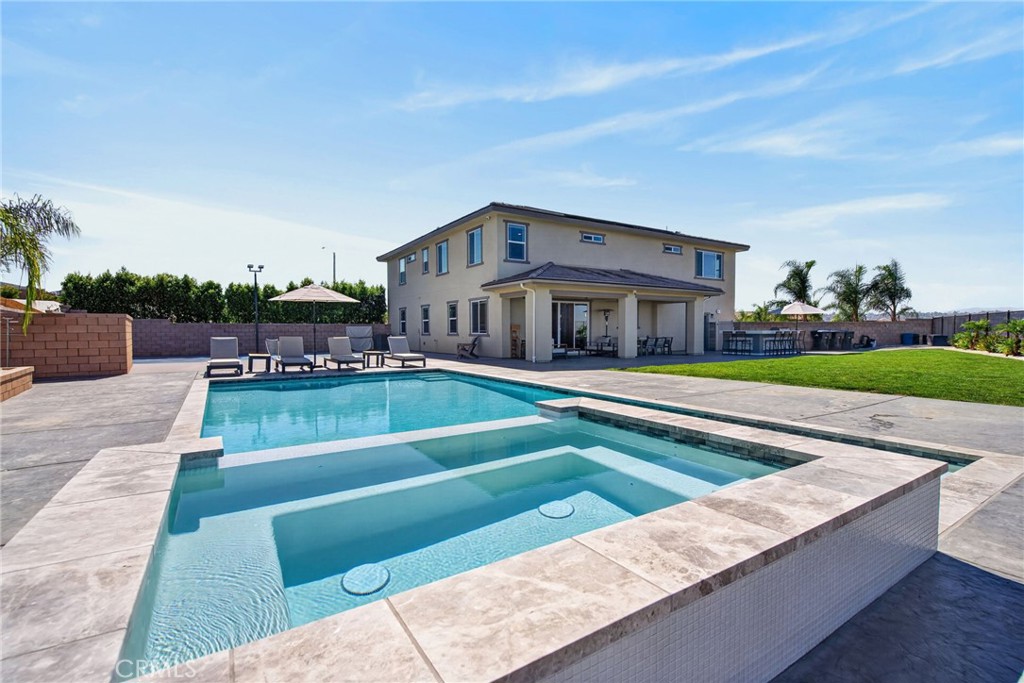 1055 Vista Court