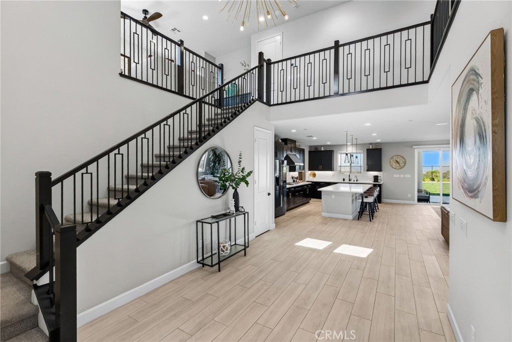 1055 Vista Court