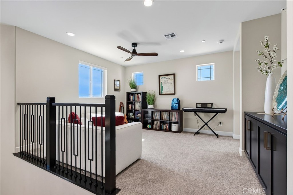 1055 Vista Court