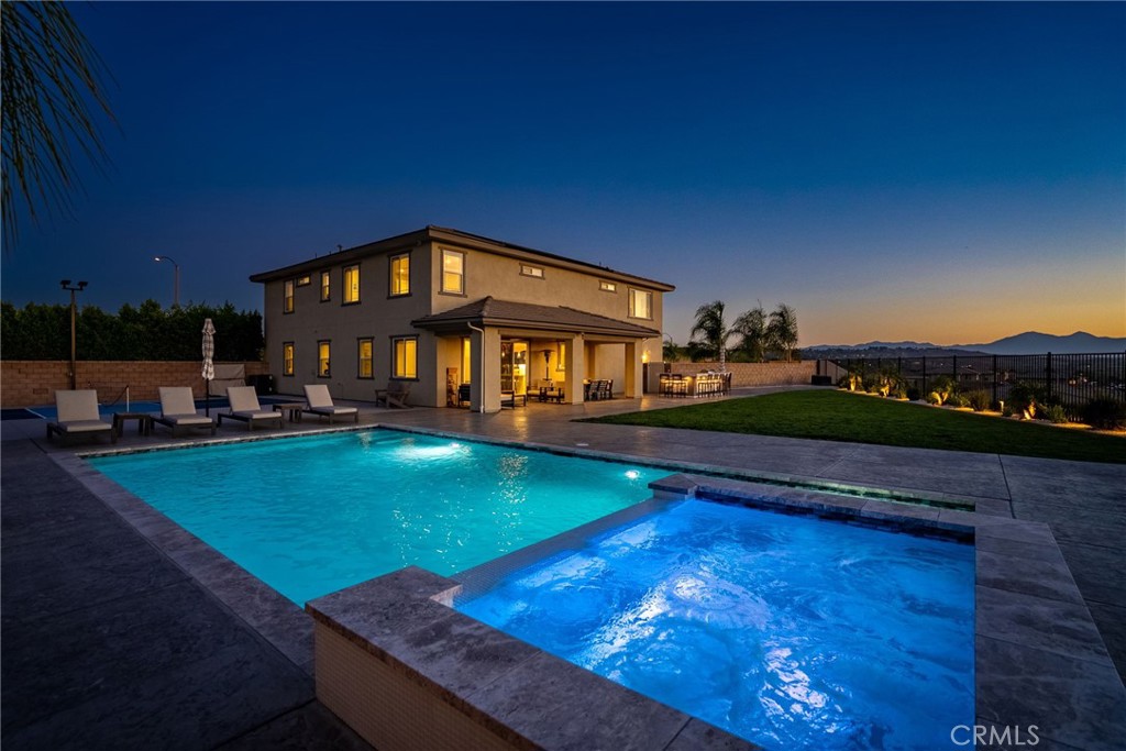 1055 Vista Court