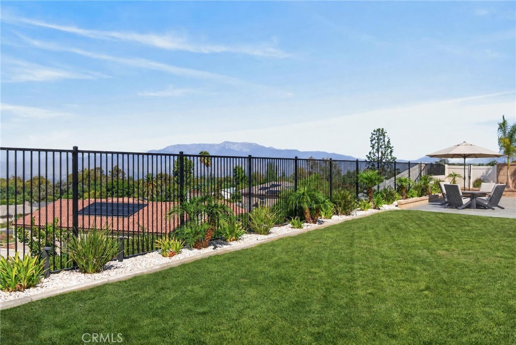 1055 Vista Court