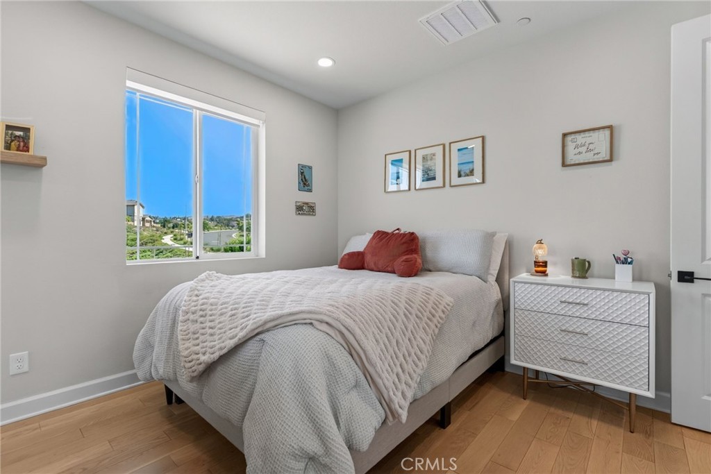 1055 Vista Court
