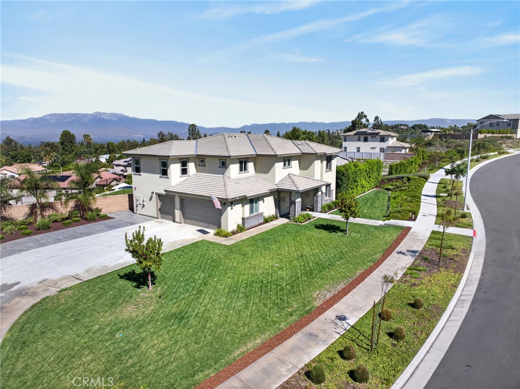 1055 Vista Court