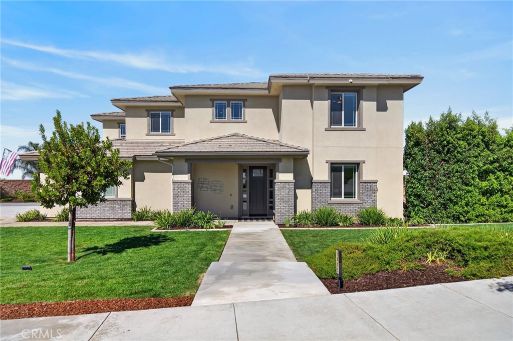 1055 Vista Court