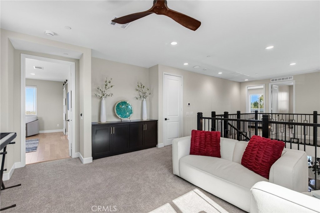1055 Vista Court