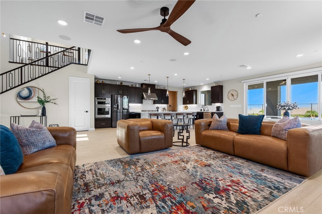 1055 Vista Court