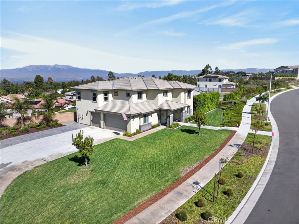 1055 Vista Court