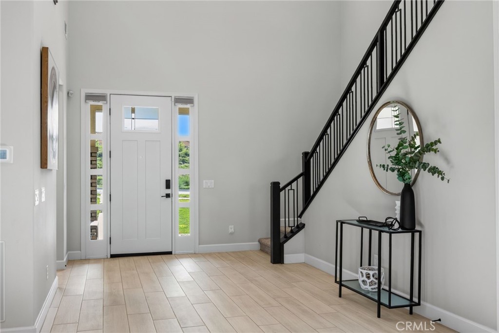 1055 Vista Court