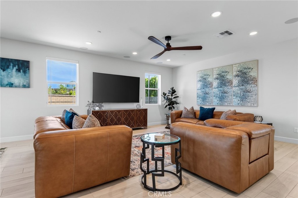 1055 Vista Court