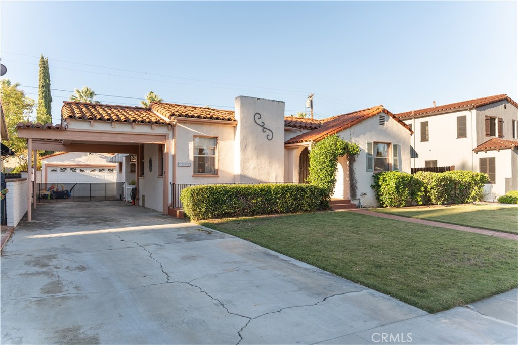 3556 Elmwood