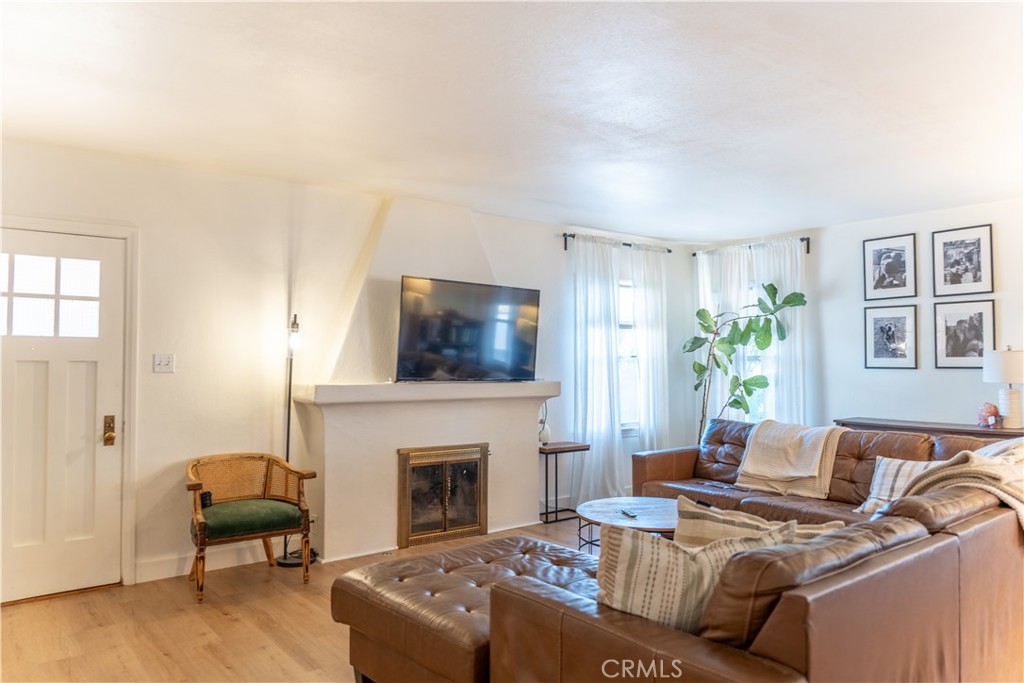 3556 Elmwood