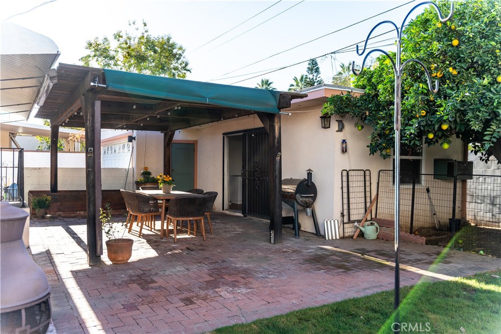 3556 Elmwood