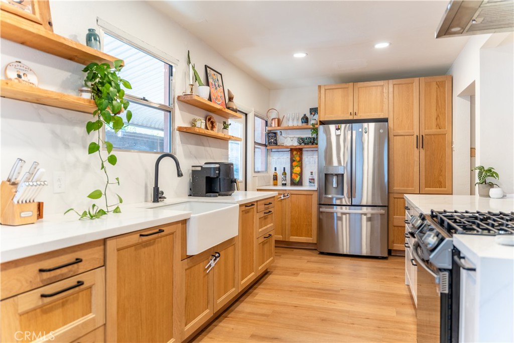 3556 Elmwood