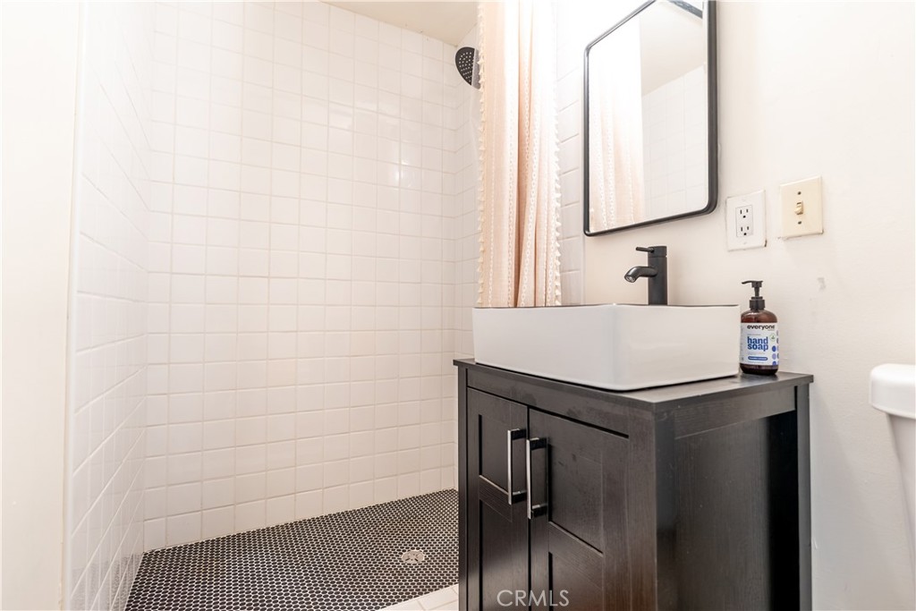 3556 Elmwood
