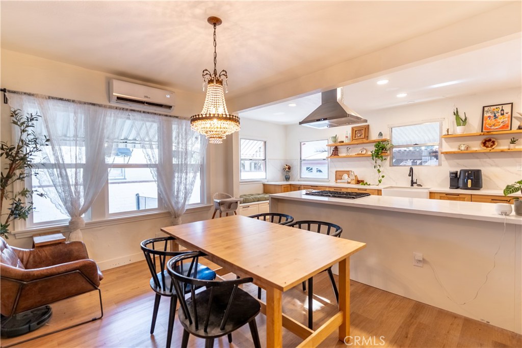 3556 Elmwood
