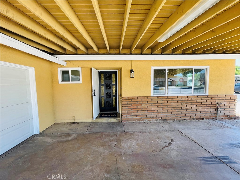 592 E Johnston Avenue