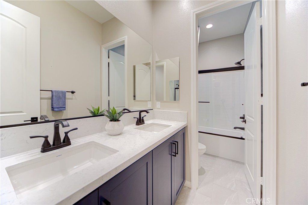 39454 Chamise Street