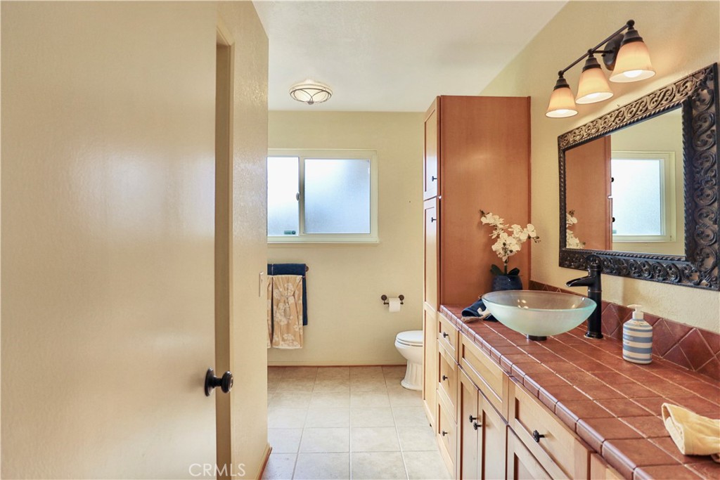 18786 Ravenwood Drive