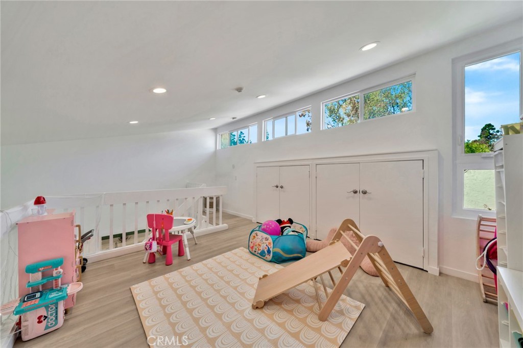 631 S Prospect Ave 204