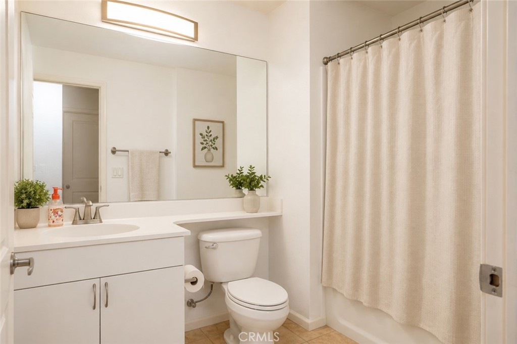 1801 E Katella Ave 1076
