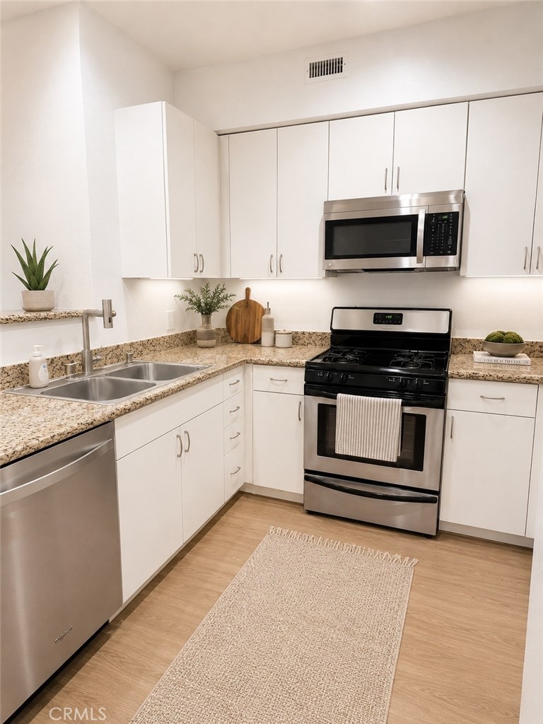 1801 E Katella Ave 1076