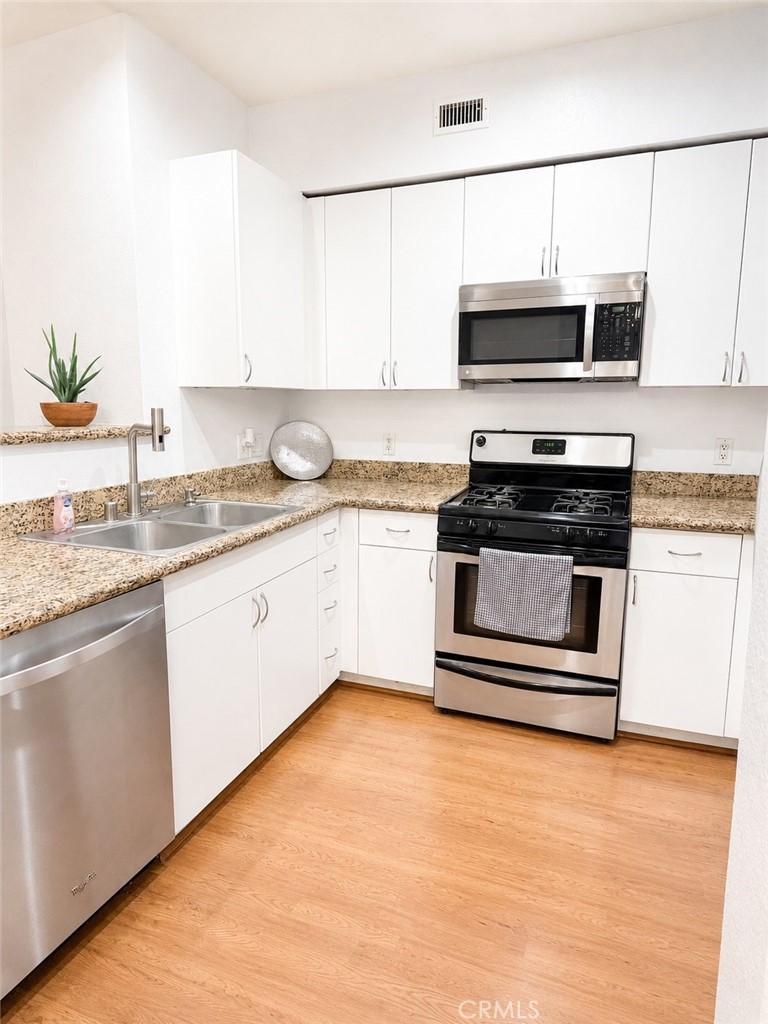 1801 E Katella Ave 1076