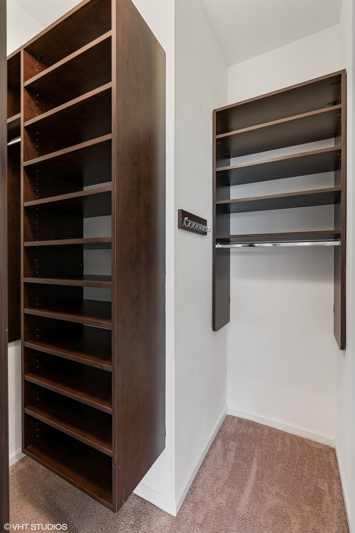 818 N WASHTENAW Avenue Unit: 1S