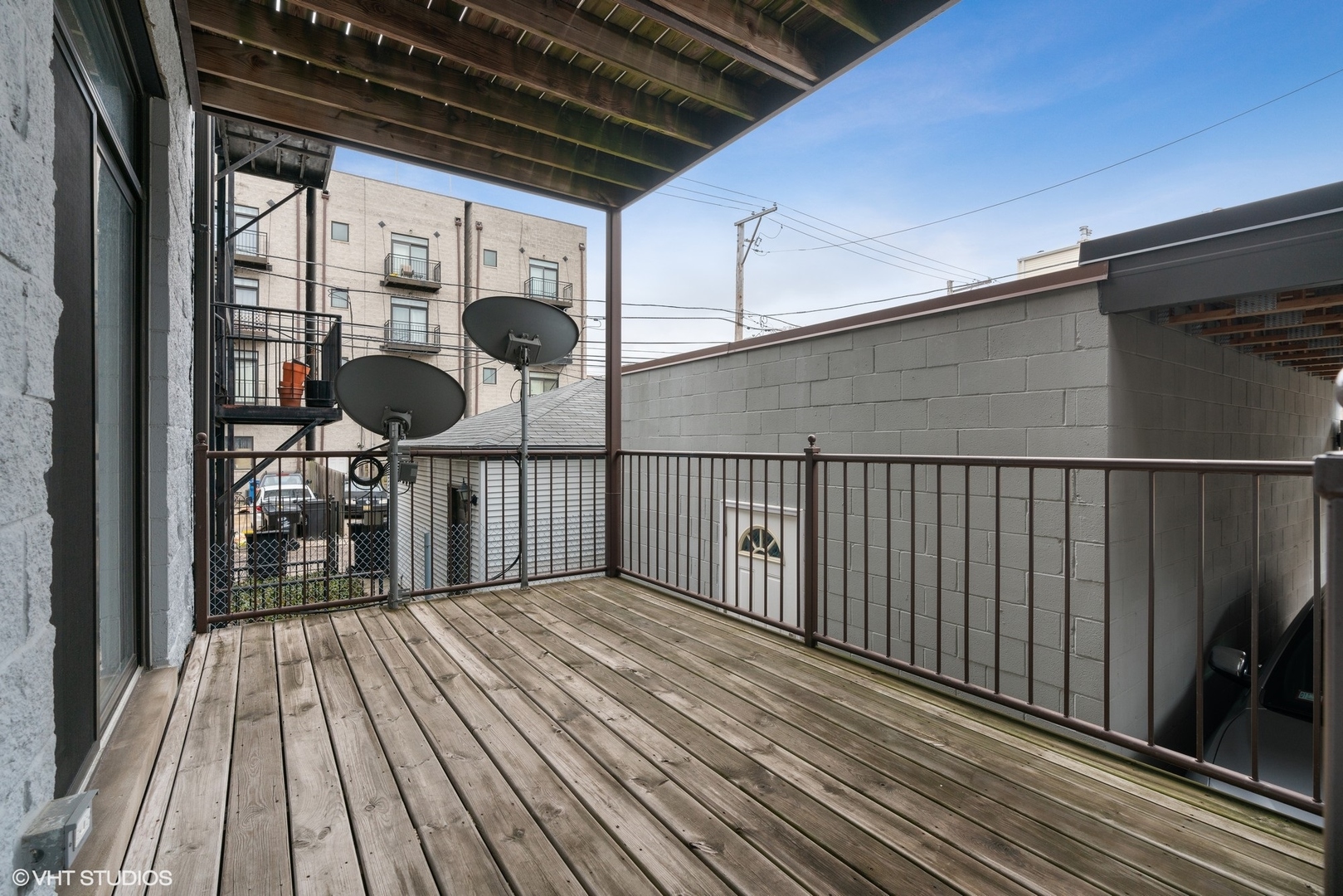 818 N WASHTENAW Avenue Unit: 1S