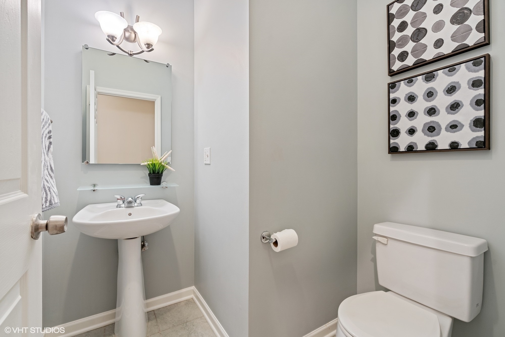 818 N WASHTENAW Avenue Unit: 1S