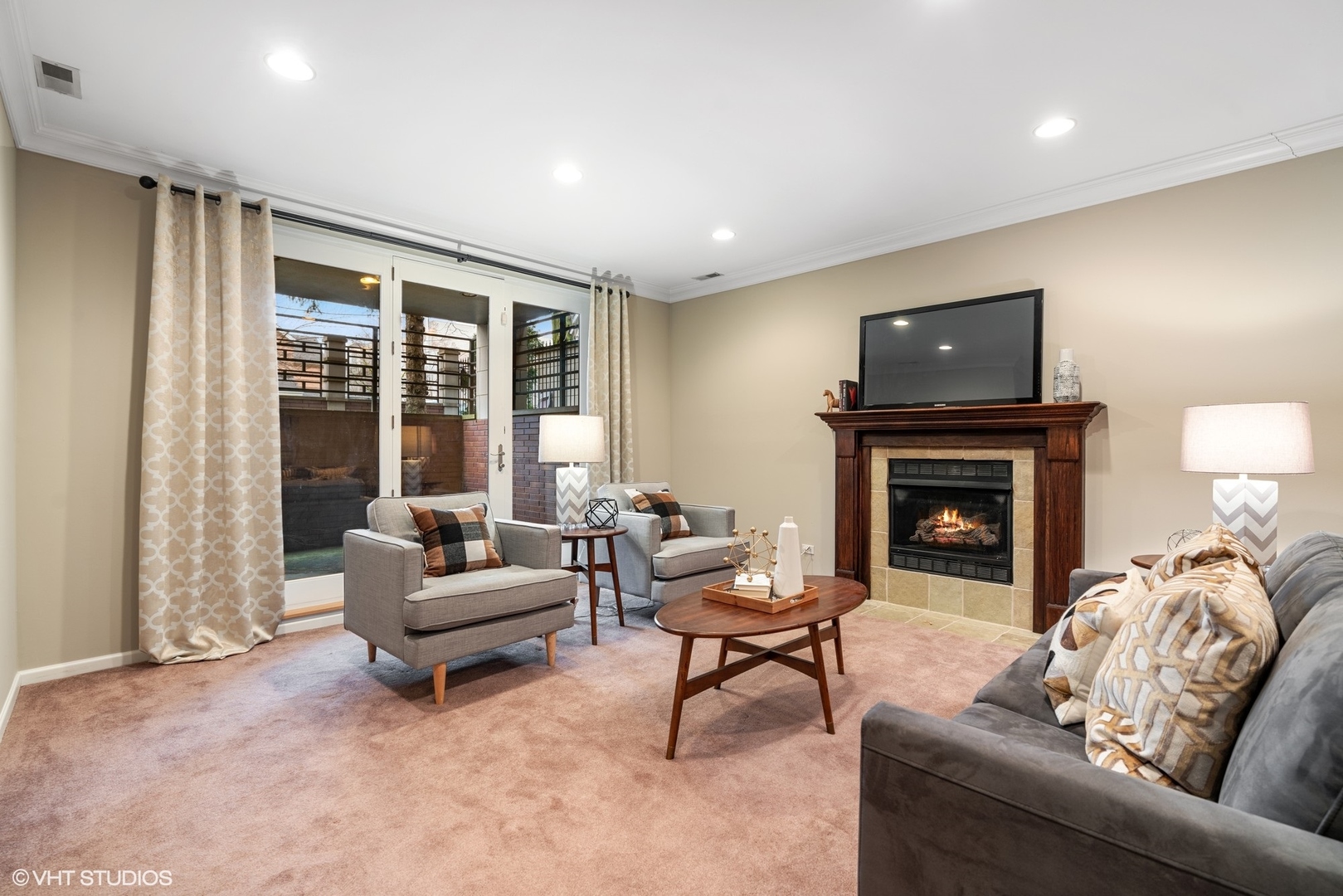 818 N WASHTENAW Avenue Unit: 1S