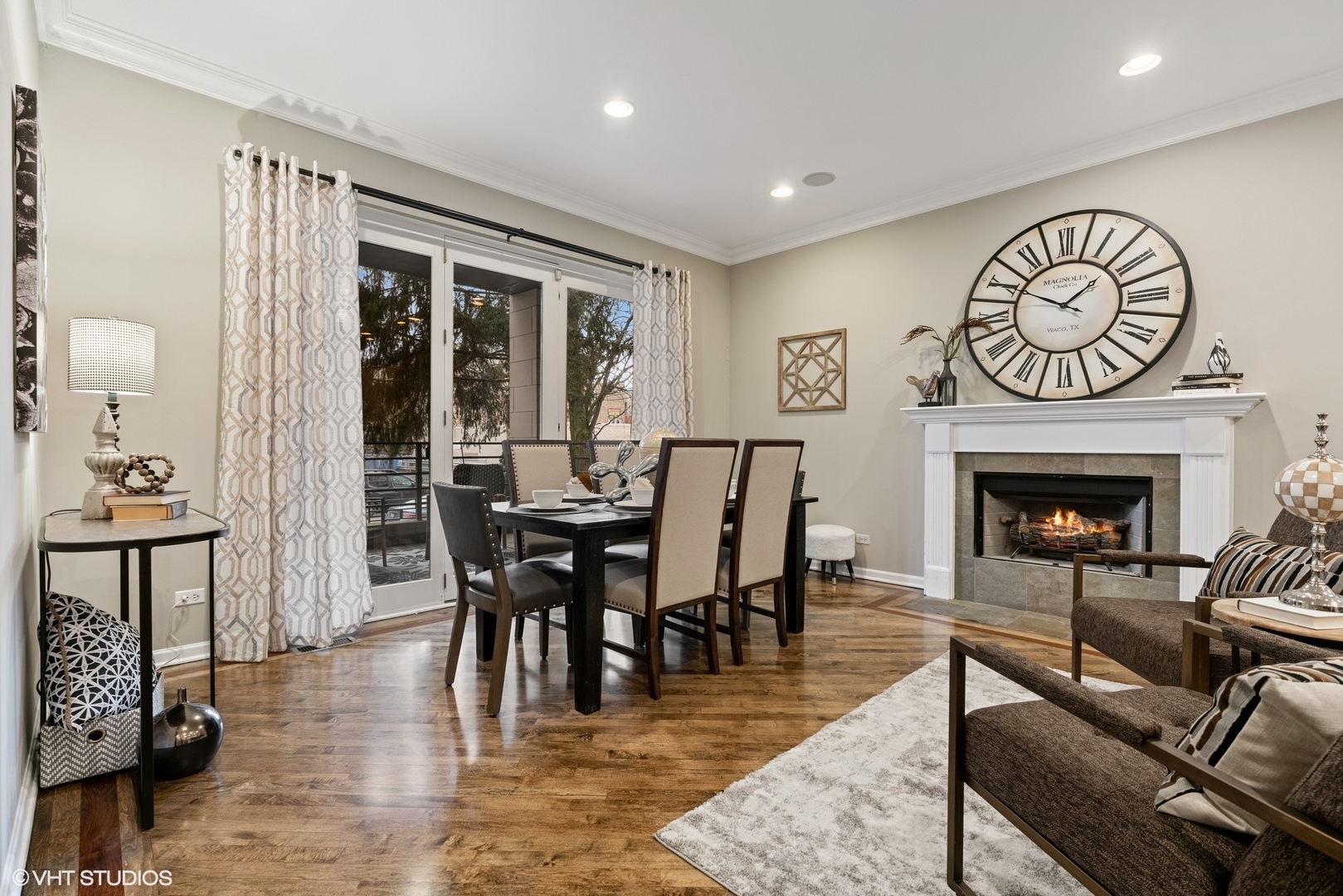 818 N WASHTENAW Avenue Unit: 1S