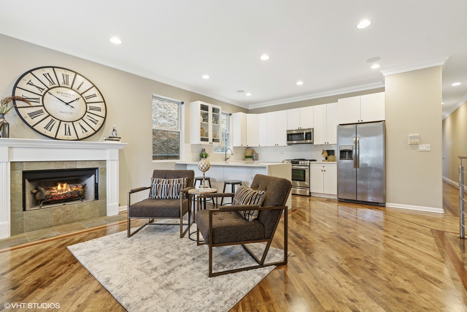 818 N WASHTENAW Avenue Unit: 1S