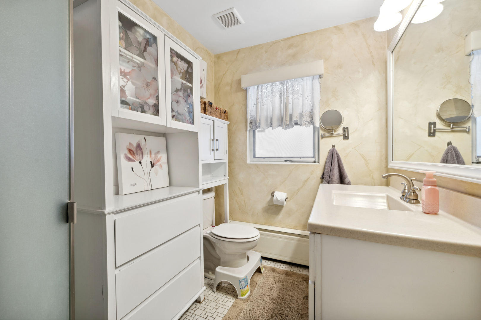 2301 S Westwood Lane