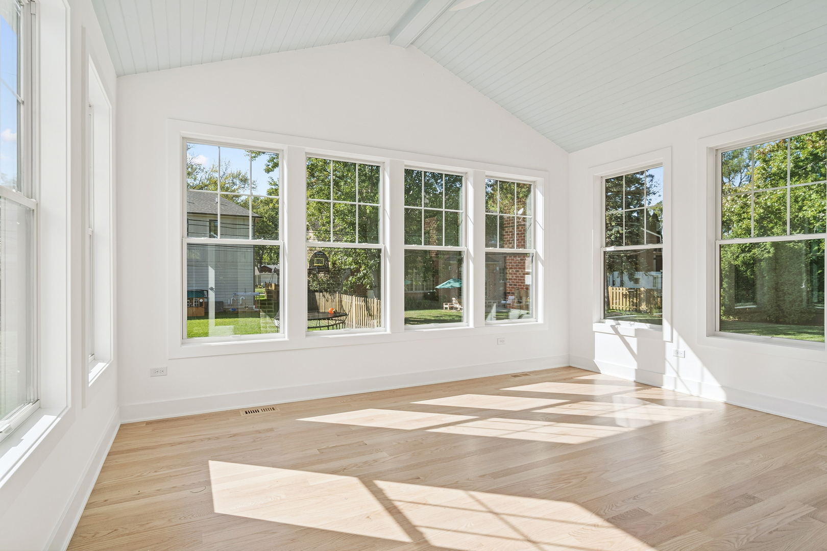 1244 N Chicago Avenue