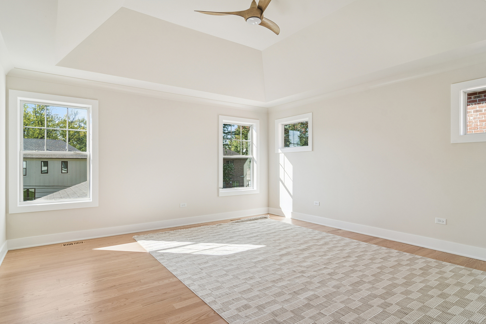 1244 N Chicago Avenue