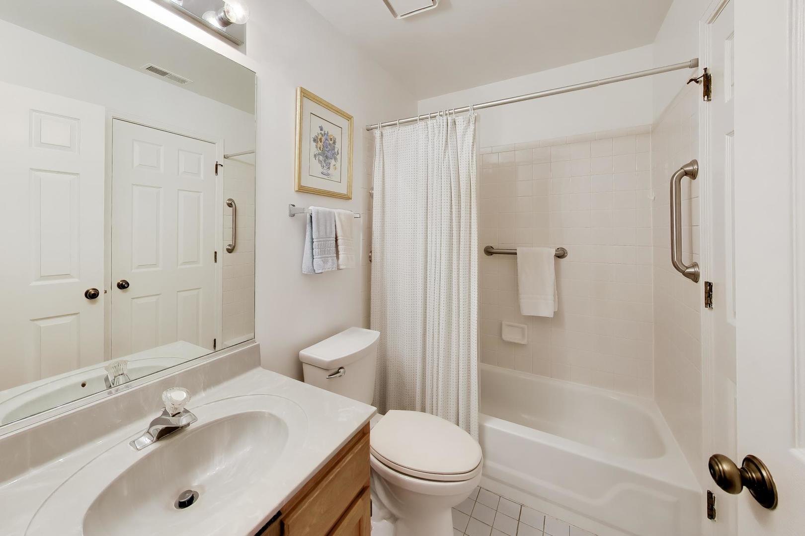 2529 Live Oak Lane