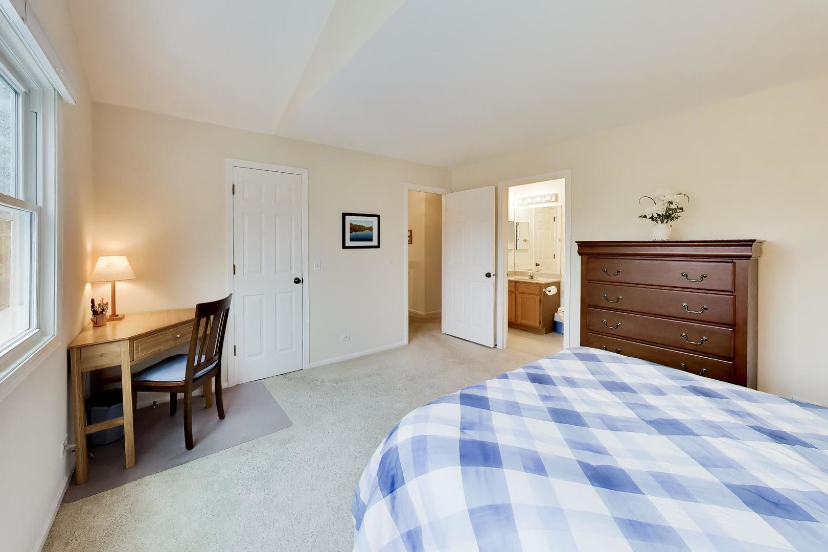 2529 Live Oak Lane