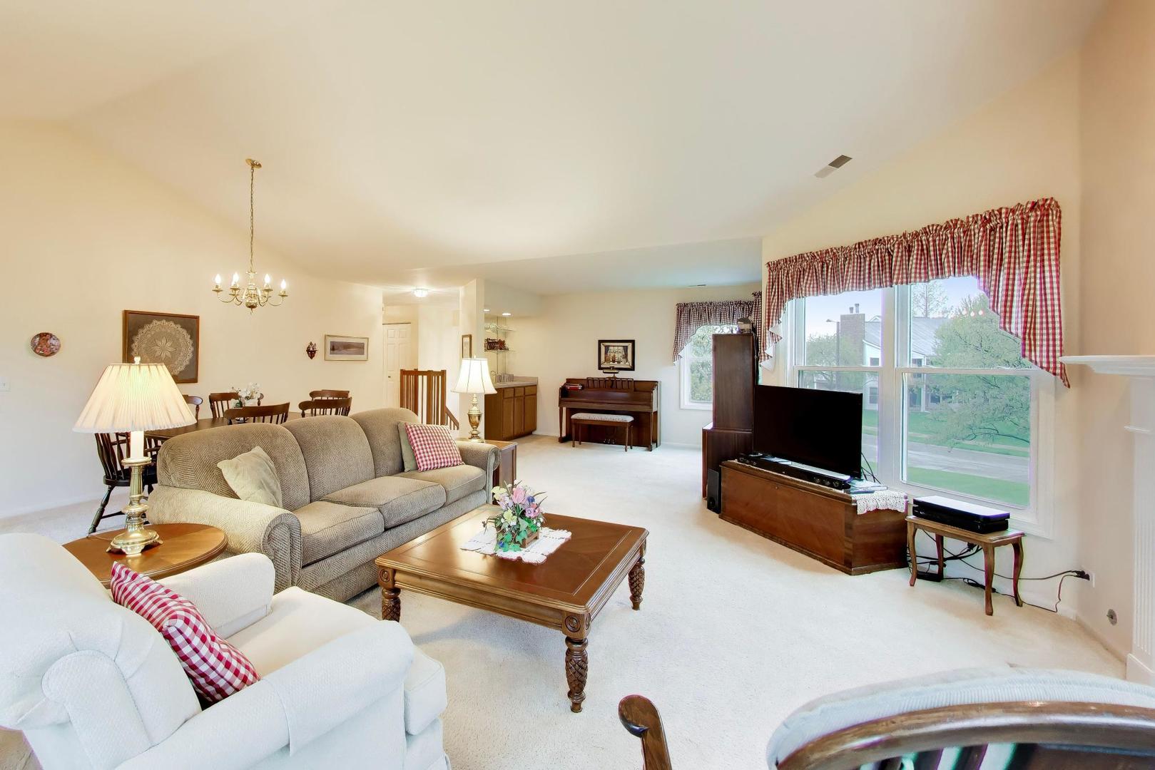 2529 Live Oak Lane