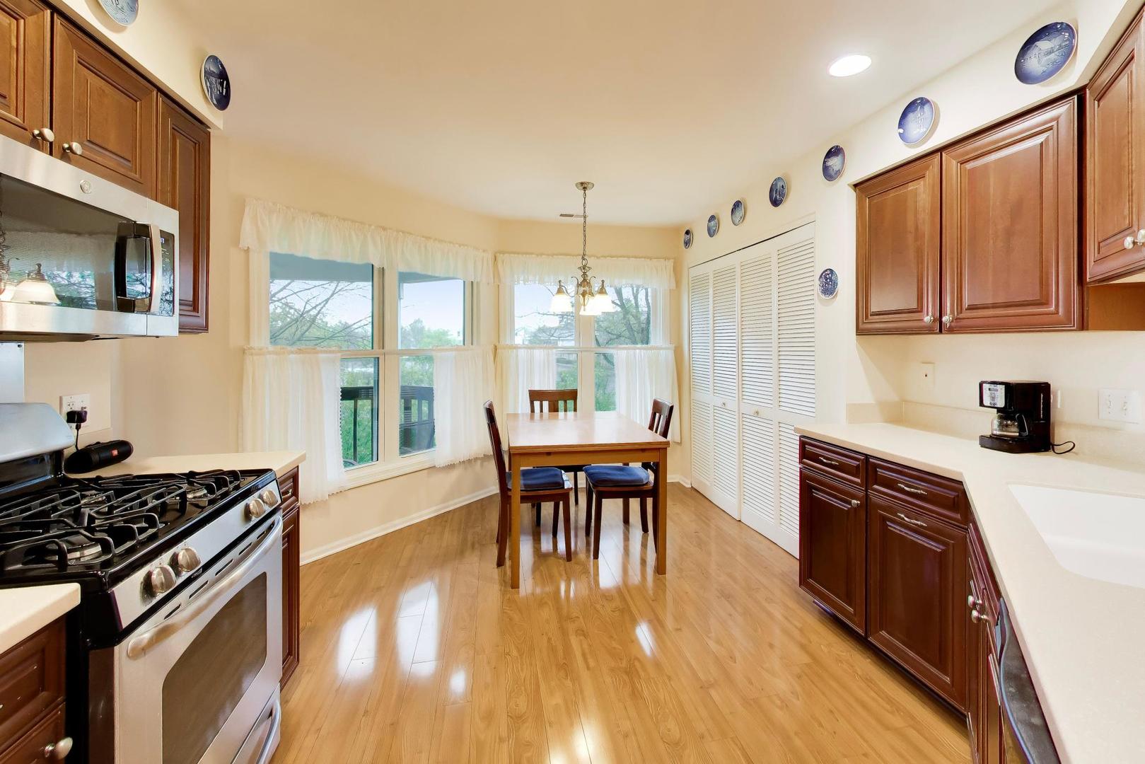 2529 Live Oak Lane