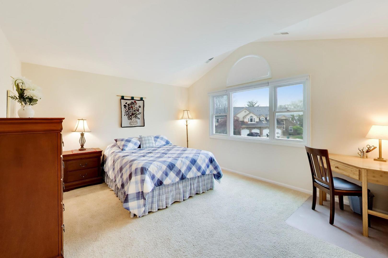 2529 Live Oak Lane