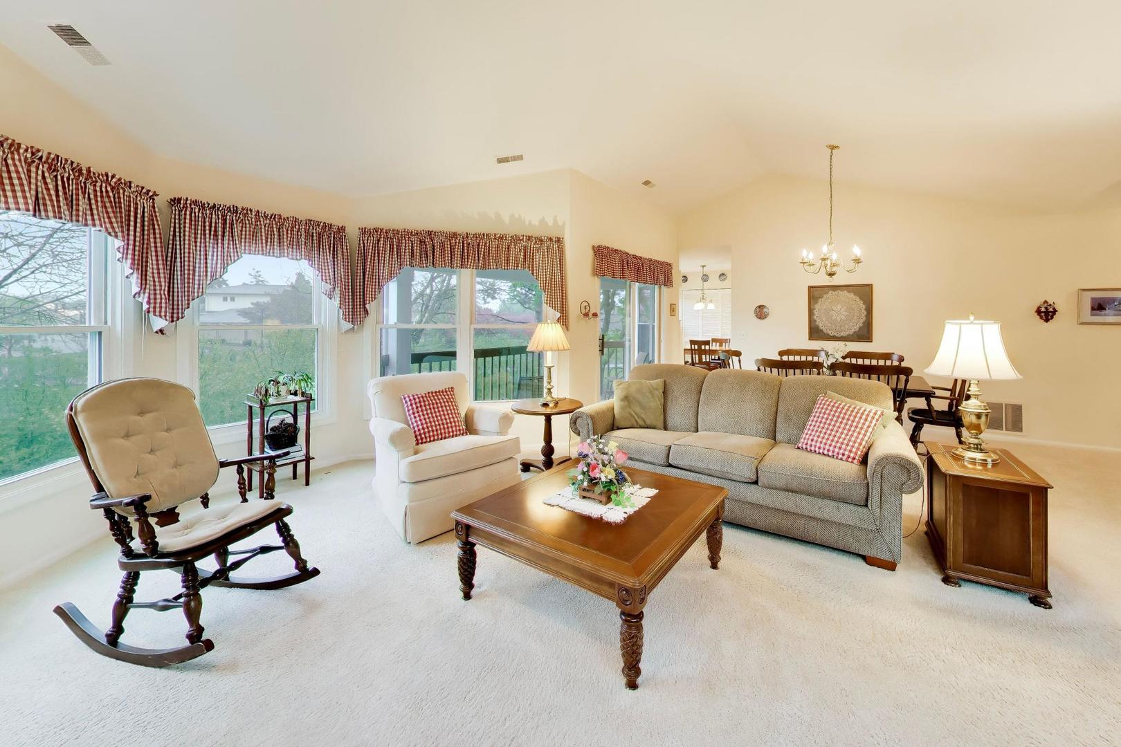 2529 Live Oak Lane