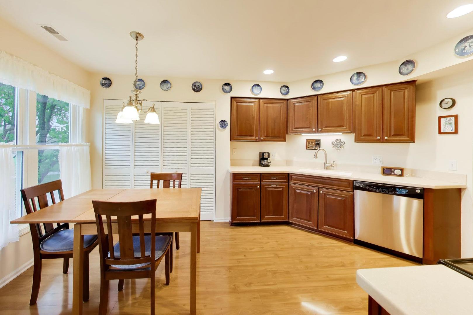 2529 Live Oak Lane
